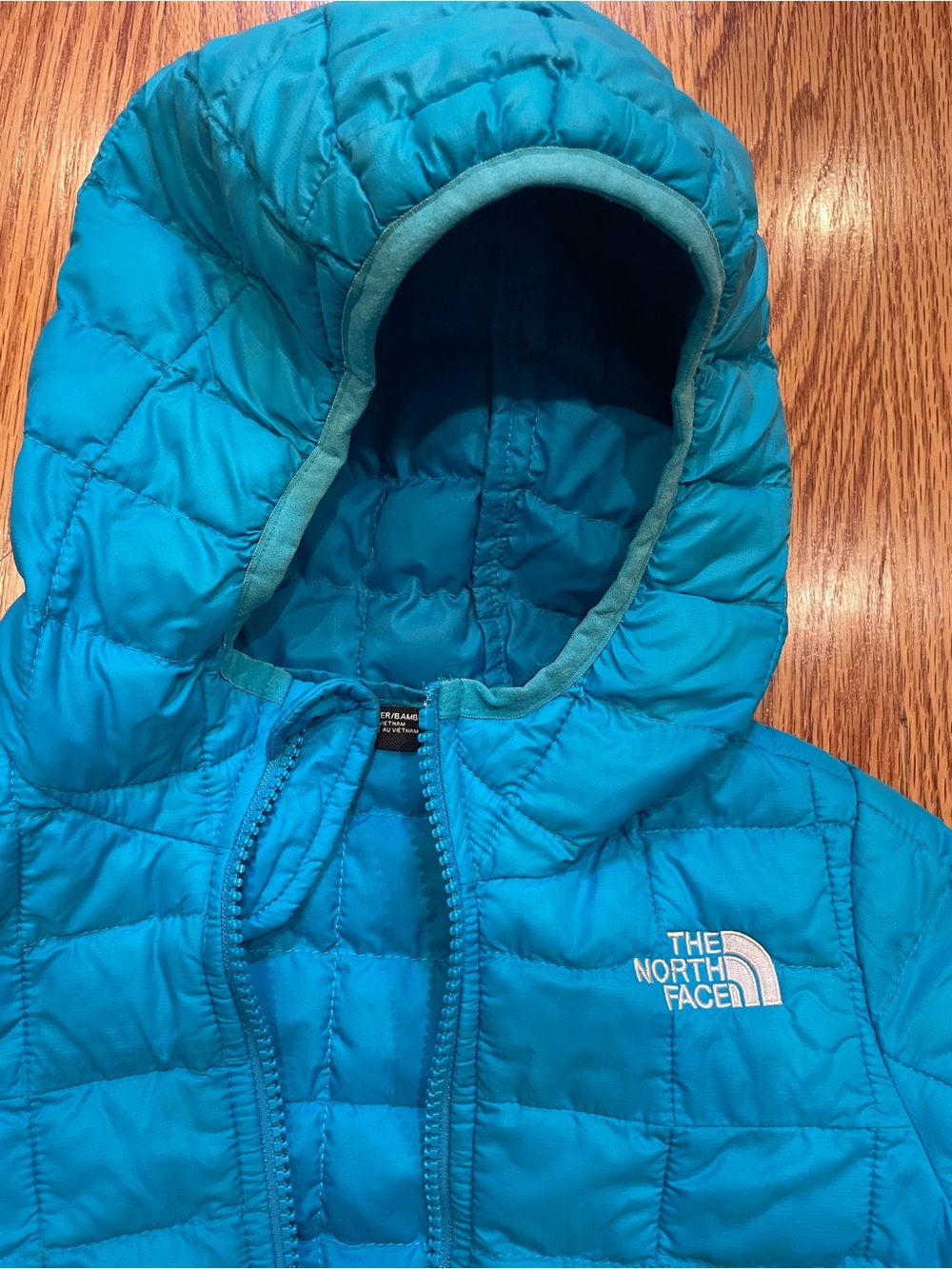 The North Face Kids Blue Hooded Puffer Jacket - Picture 4 of 9